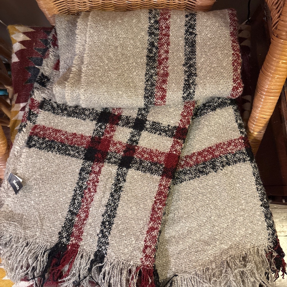 Roots blanket scarf/shall